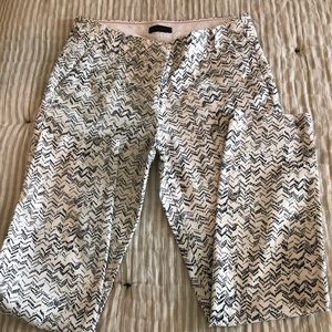 White and black cotton pants size 2, in great condition, no stains